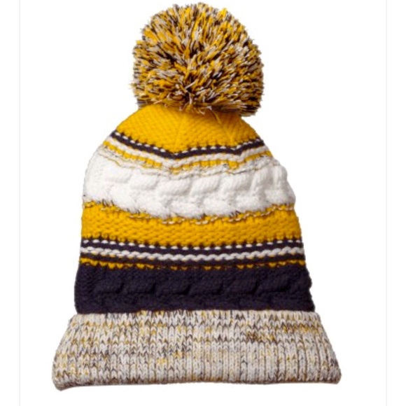 SET -Pom Pom Beanie Hat, Scarf, Gloves - Picture 3 of 8